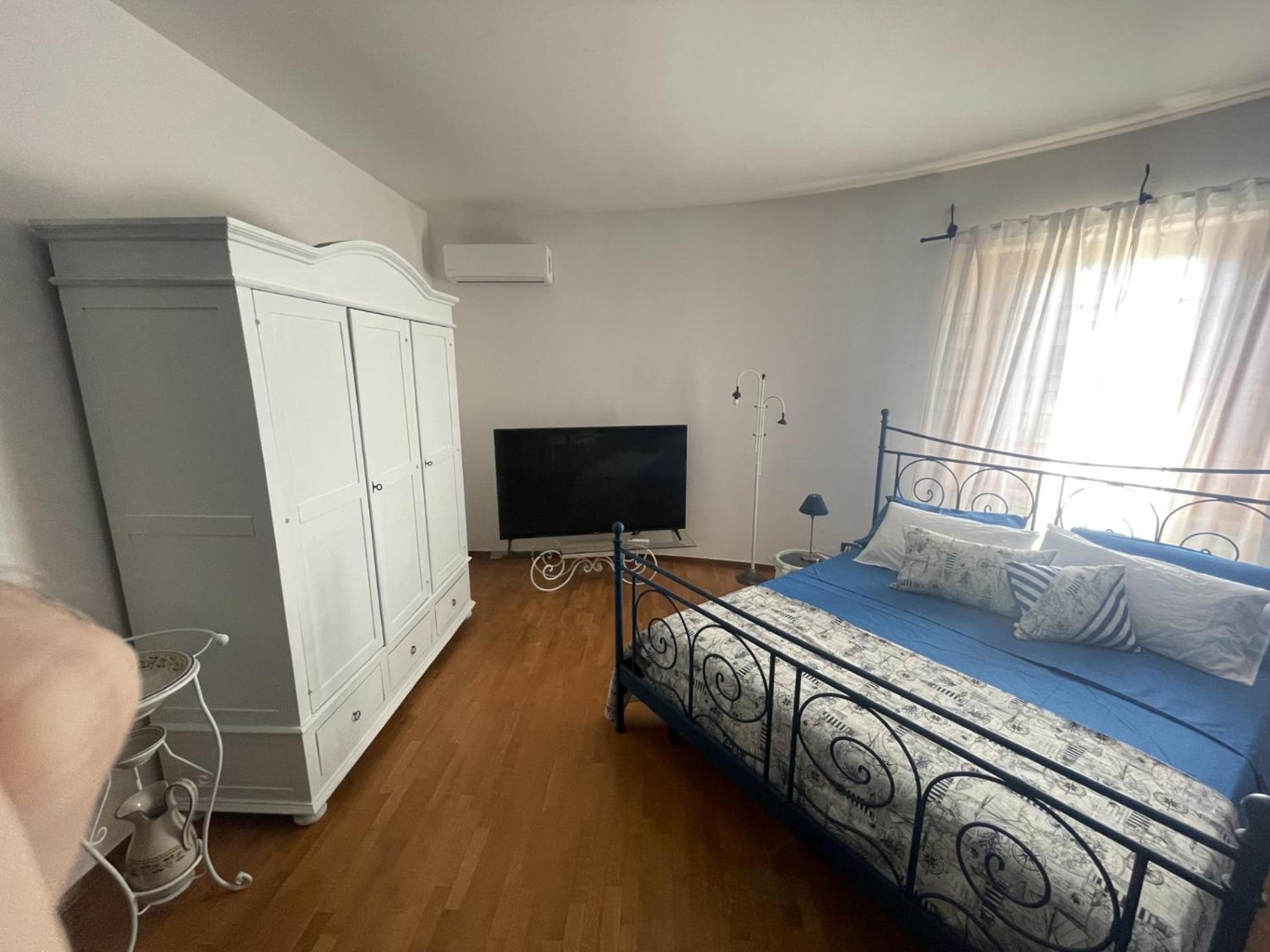 Domus Parva - Villa Con Bio-Piscina, Spa Privata E Appartamenti Panoramici Bacoli Exteriör bild